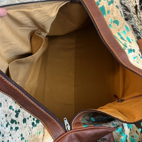 Acid Washed Cowhide American Darling Duffel Bag - Real Cowhide - Picture 4 of 5
